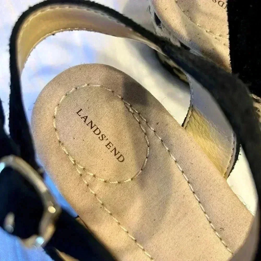 3 for 30$ Lands End low wedge sandals
